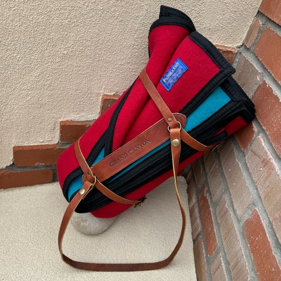 Rare⭐️Pendleton Sioux Star Reversible Blanket w/Grand Canyon Leather Carrier - Picture 5 of 10
